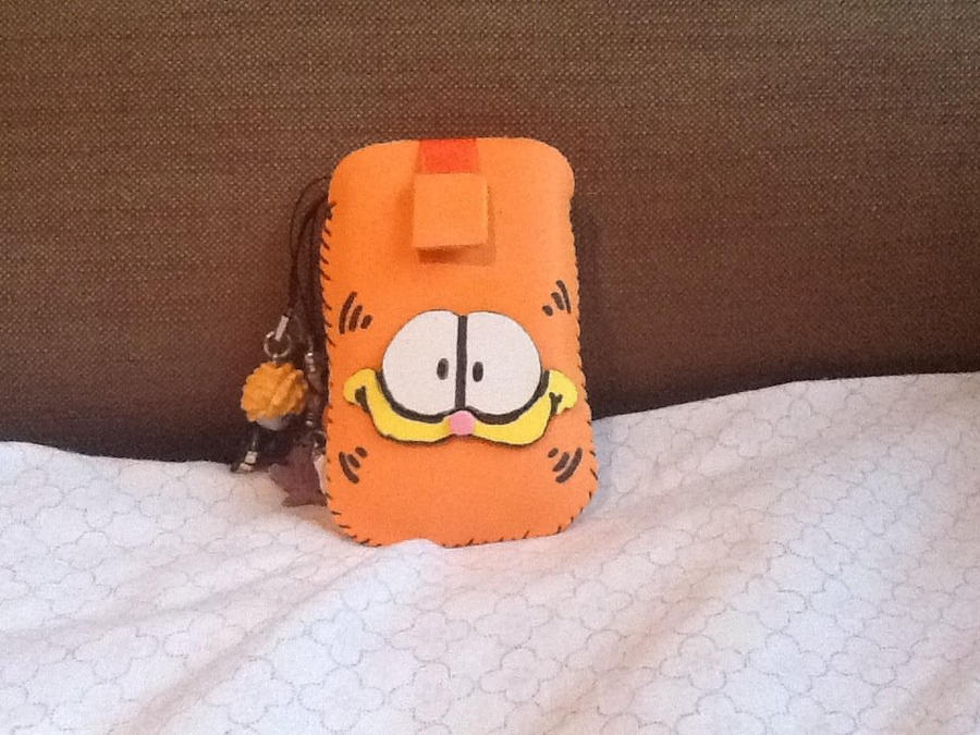 Garfield Mobile Case by anapeig on DeviantArt