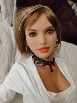 Caroline, another sister of Isabella and Annabelle