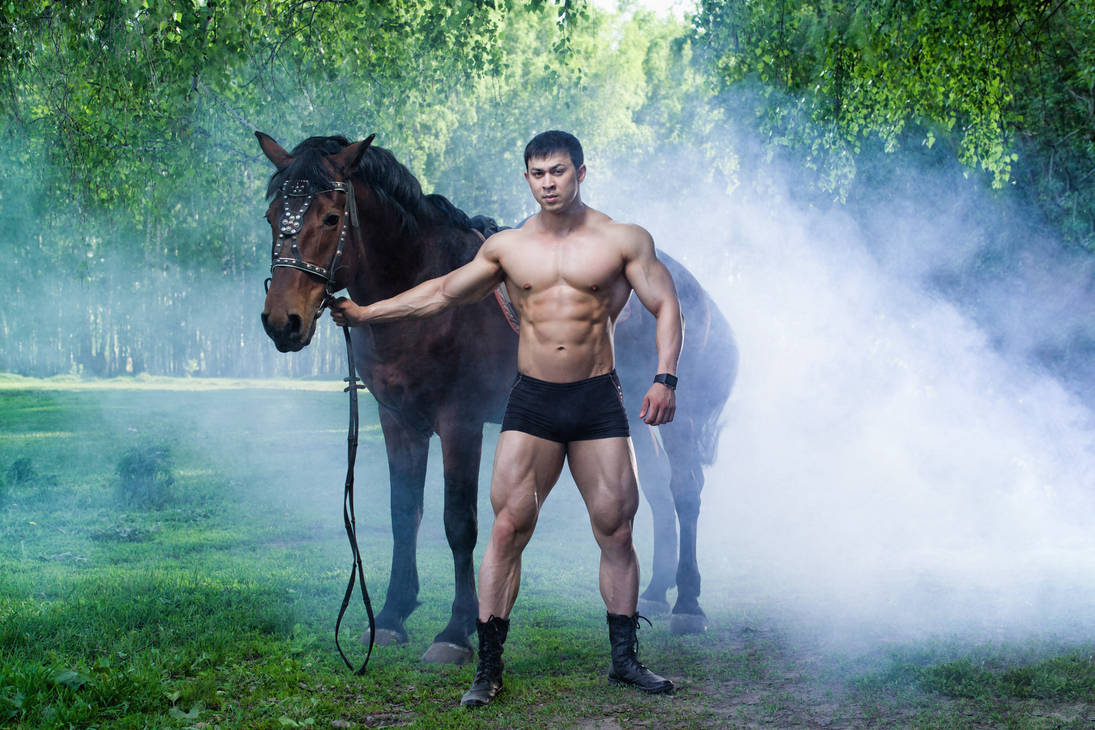 Мужчина лошадь и тигр. Бодибилдер на коне. Мужчина на лошади. Horse hunk. Man Horses Vogue.