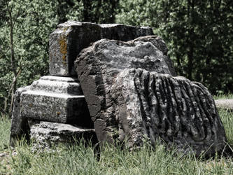 Crumbling Grave: Side View