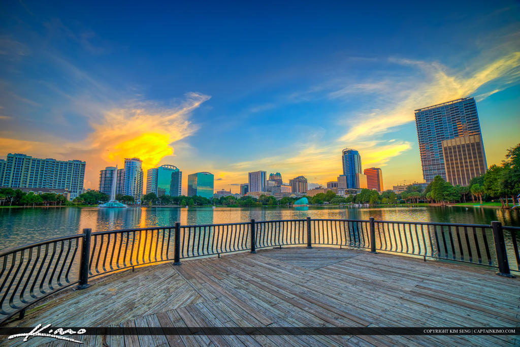 Orlando-Downtown-City-Lake-Eola-Look-Porch