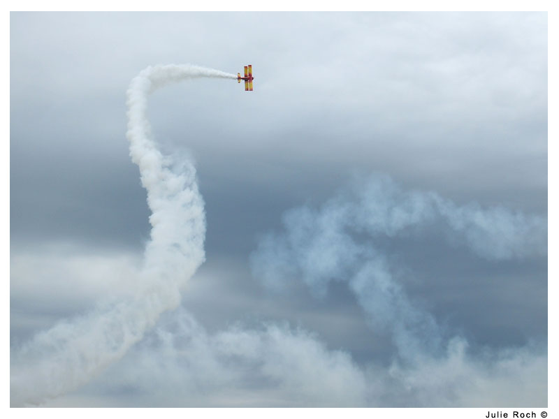 boucane, feu, et avion