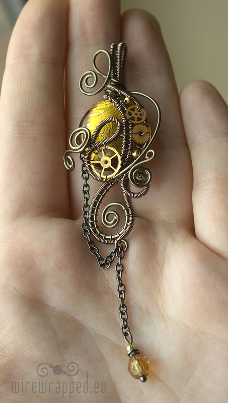 Yellow gold steampunk pendant