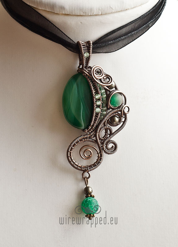 Emerald green fantasy pendant