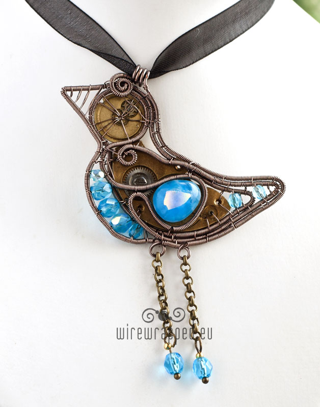 Steampunk birdie pendant 3