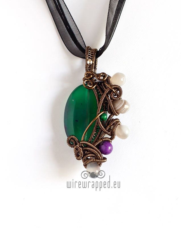 Green agate pendant