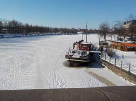 Boat, Trapped