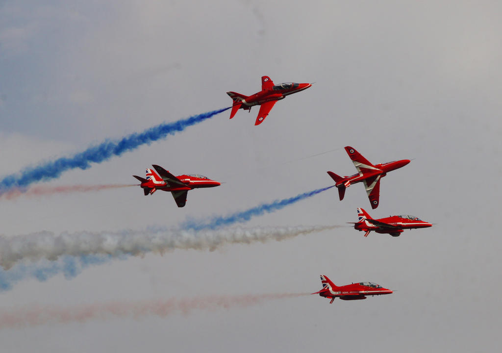 Red Arrows Split by hanimal60 on DeviantArt