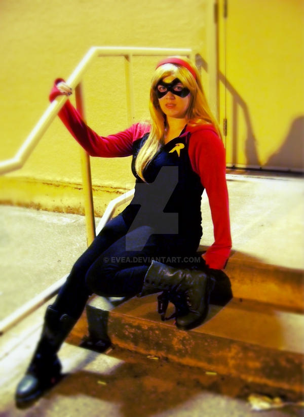 Stephanie Brown/Damian Wayne Mash-up cosplay