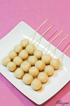 Mitarashi dango by Morgaer