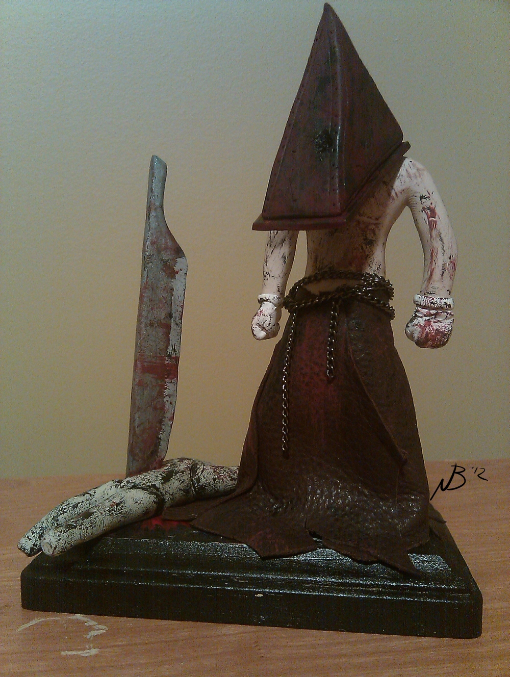 Pyramid Head display sculpt