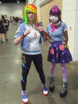 Metrocon 2021 Rainbow Dash and Twilight Sparkle