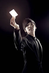 Magician Yu Hojin on the stage