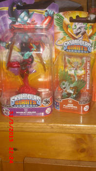 Scarlet Ninjini and Jade Flashwing