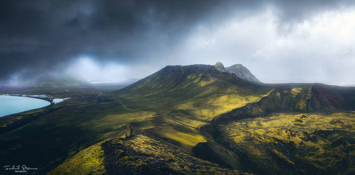 Hiking in the Icelandic highlands