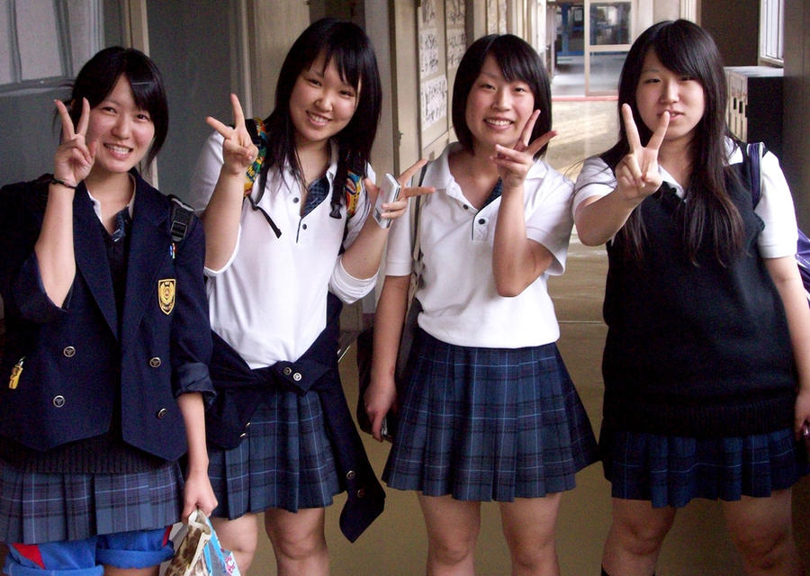 Jap girls. Японские школьники. Старшеклассницы в Японии. Японская девушка.