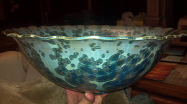 Wavy crystalline bowl