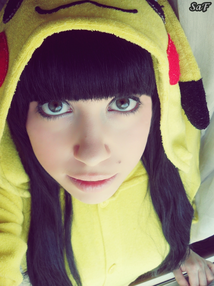 Cosplay Pikachu 3