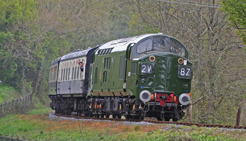 D6737 at Caddaford Curve