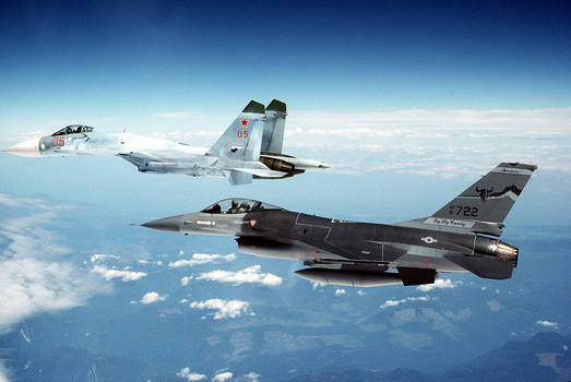 General Dynamics F-16A Fighting Falcon Intercept