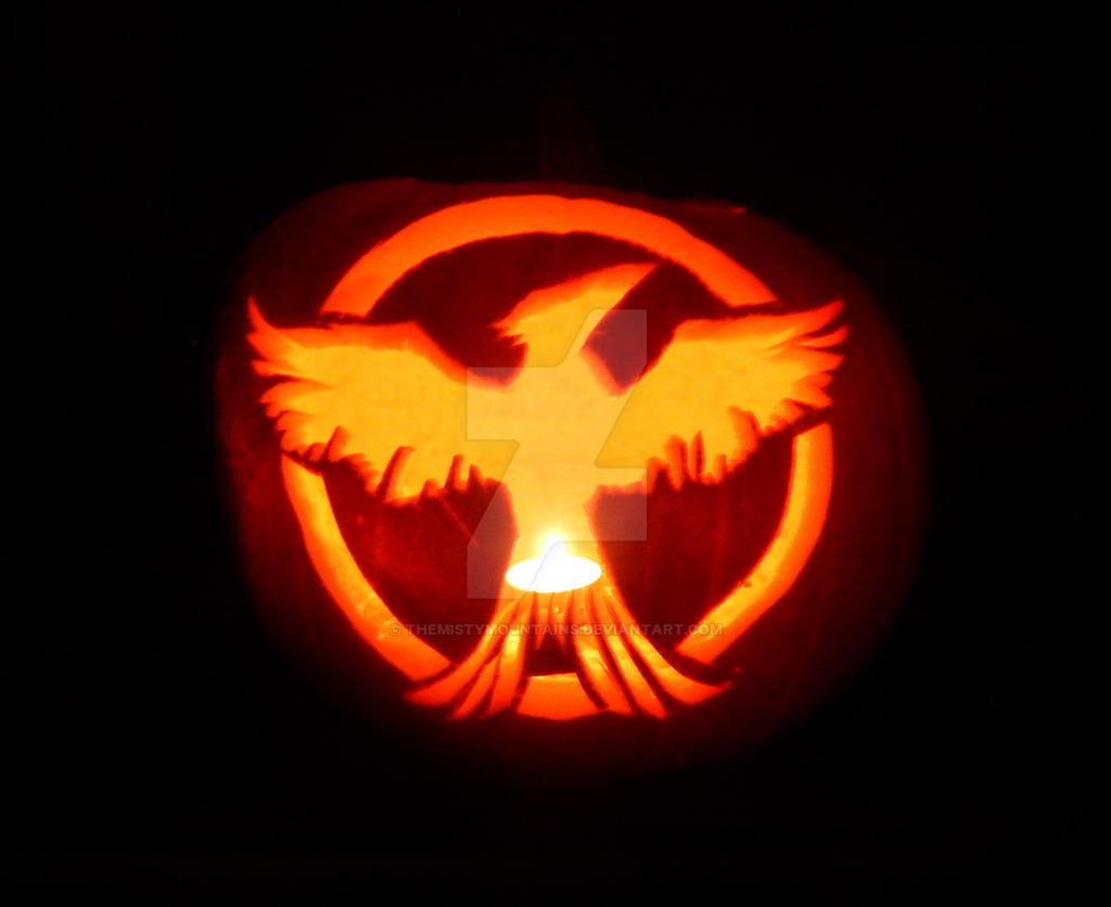 Pumpkin Carving 2014 - Mockingjay (Hunger Games) by themistymountains on DeviantArt pumpkin-carving-2014-mockingjay-hunger-games-by-themistymountains-on-deviantart