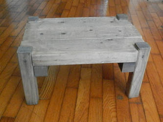 Antiqued rustic cat bench