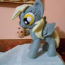 Derpy hooves n muffin xD