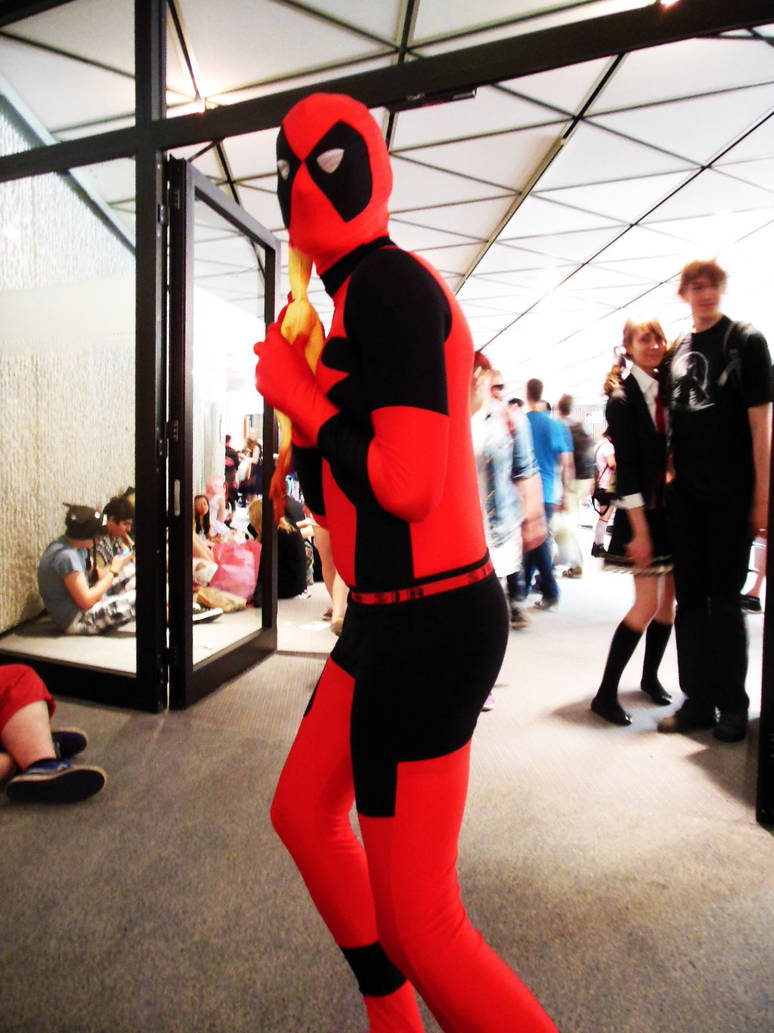 Dokomi 2014 Deadpool and his chicken steve xD by cat-o-mat on DeviantArt