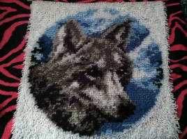 Latch hook rug-wolf