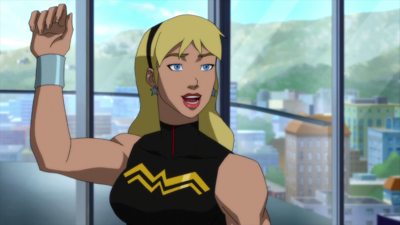 Wonder Girl shoulders 2