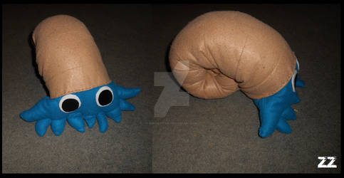 Omanyte Plushie  ( side view )