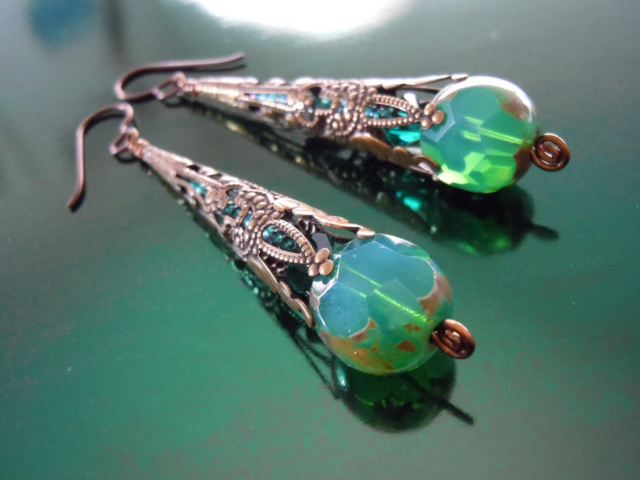 Green Glowing Emerald Dangle Filigree Earrings