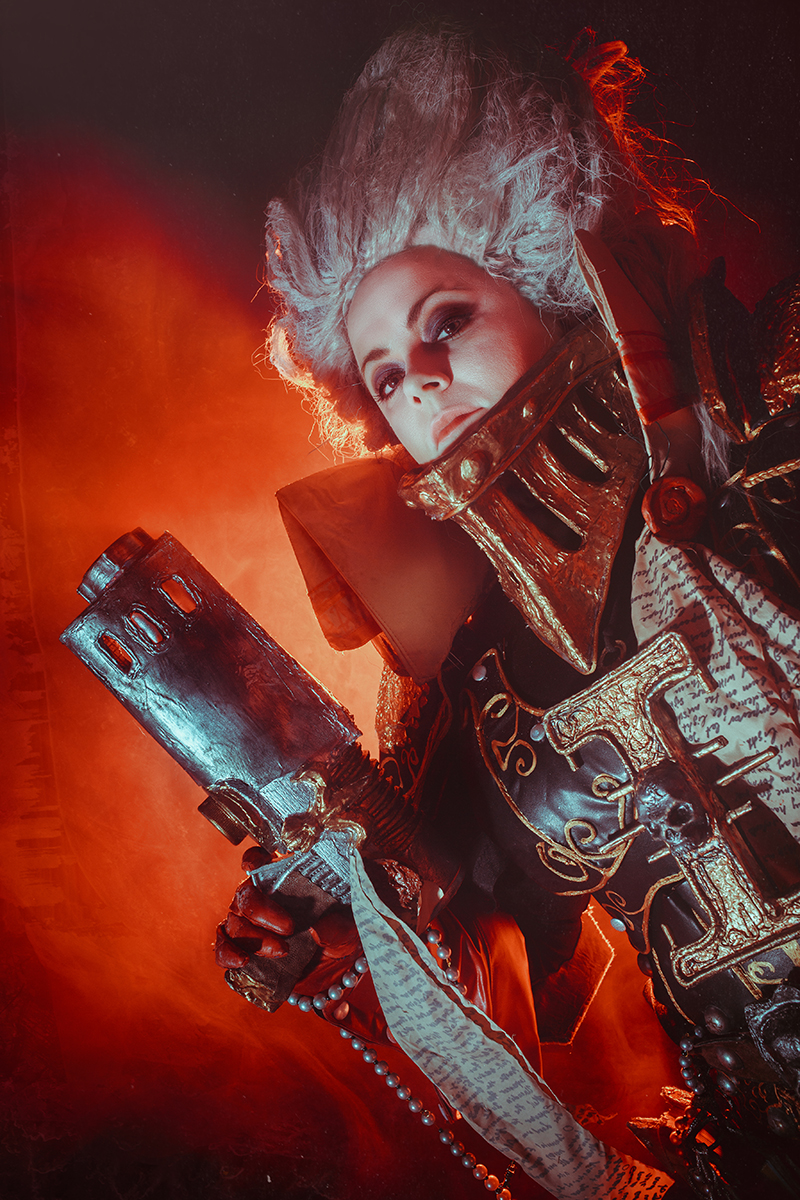 Warhammer 40,000 Cosplay - Lady Inquisitor