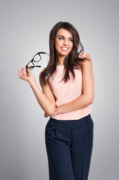 Choosing Eyeglasses to Suit Different Face Shapes