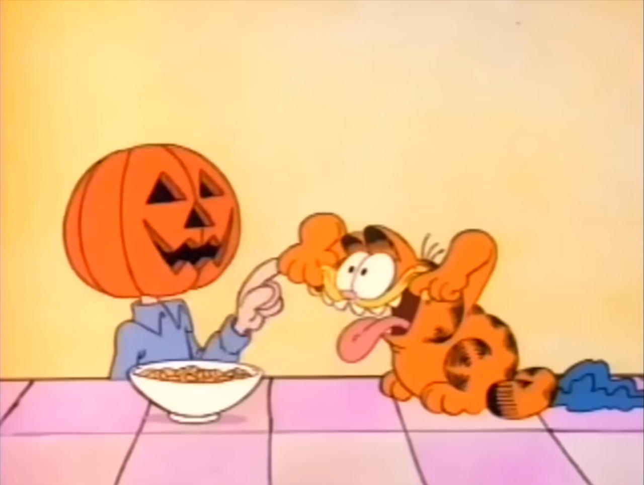 Halloween Garfield 2 by LtStephanie on DeviantArt