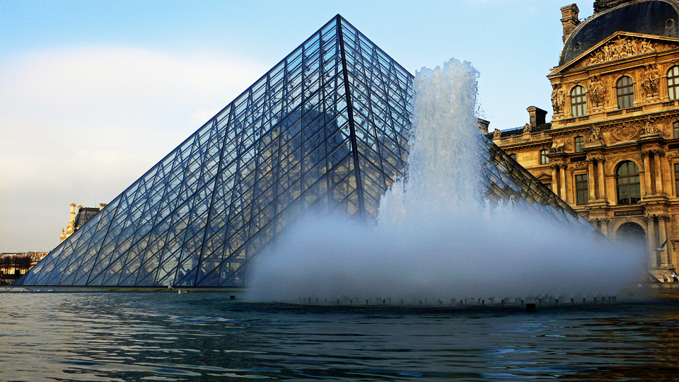 Fountain of Louvre