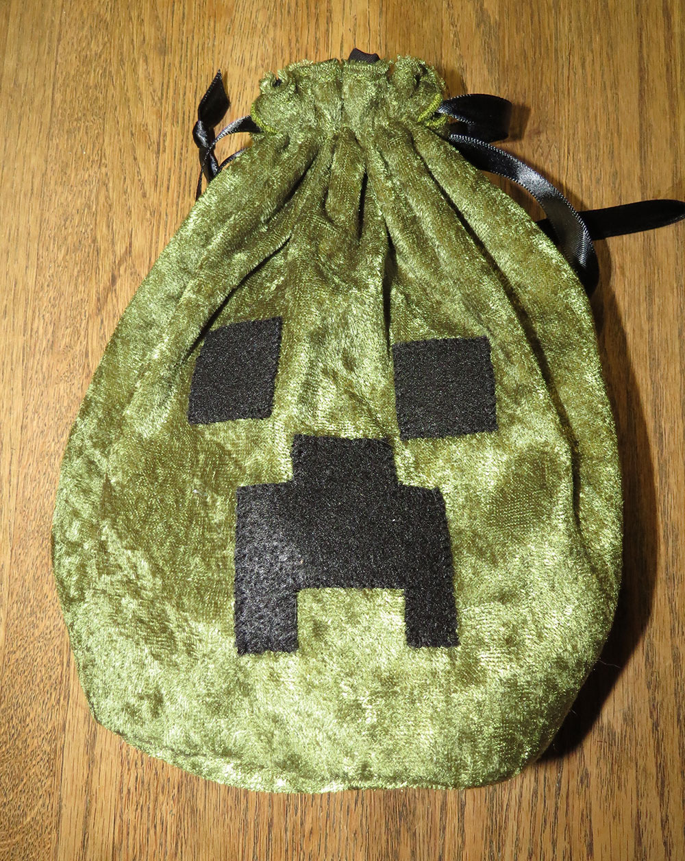 Creeper head drawstring bag