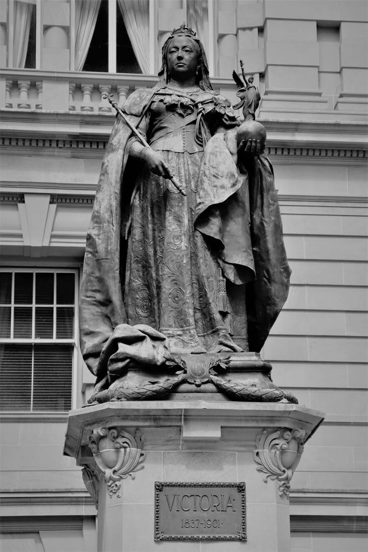 Queen Victoria Statue Queens Gardens bw by DeadpoolME2 on DeviantArt