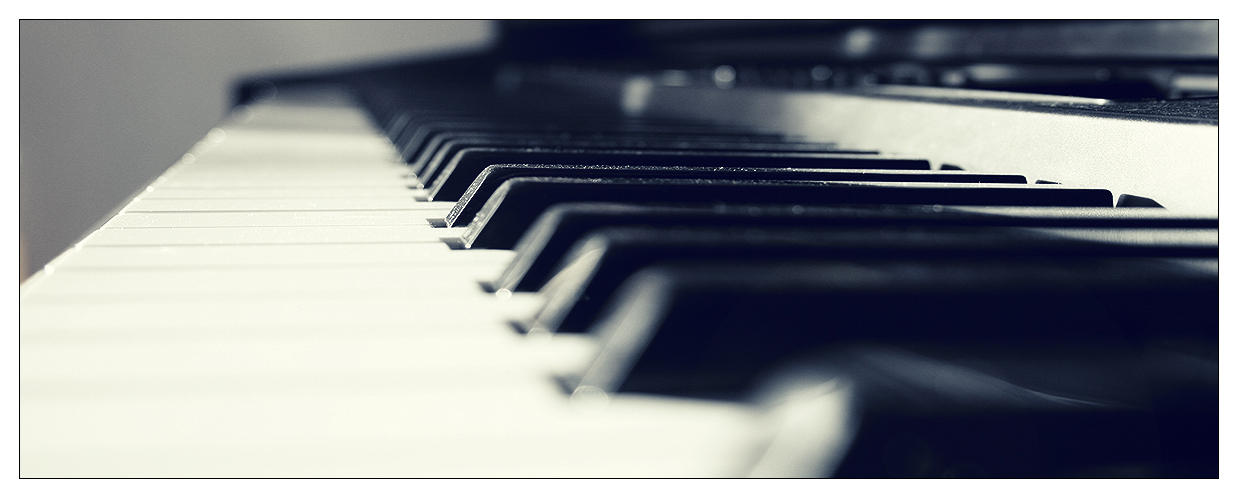 Dusted piano