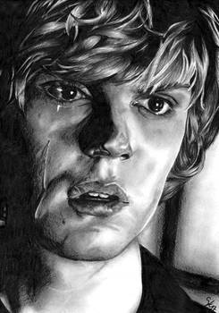 Evan Peters/ Tate (AHS)