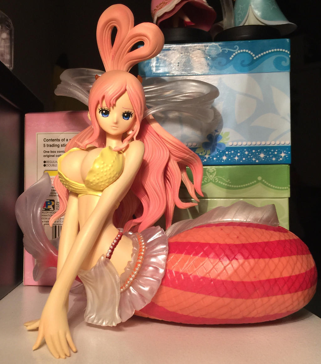 Big Shirahoshi Figure