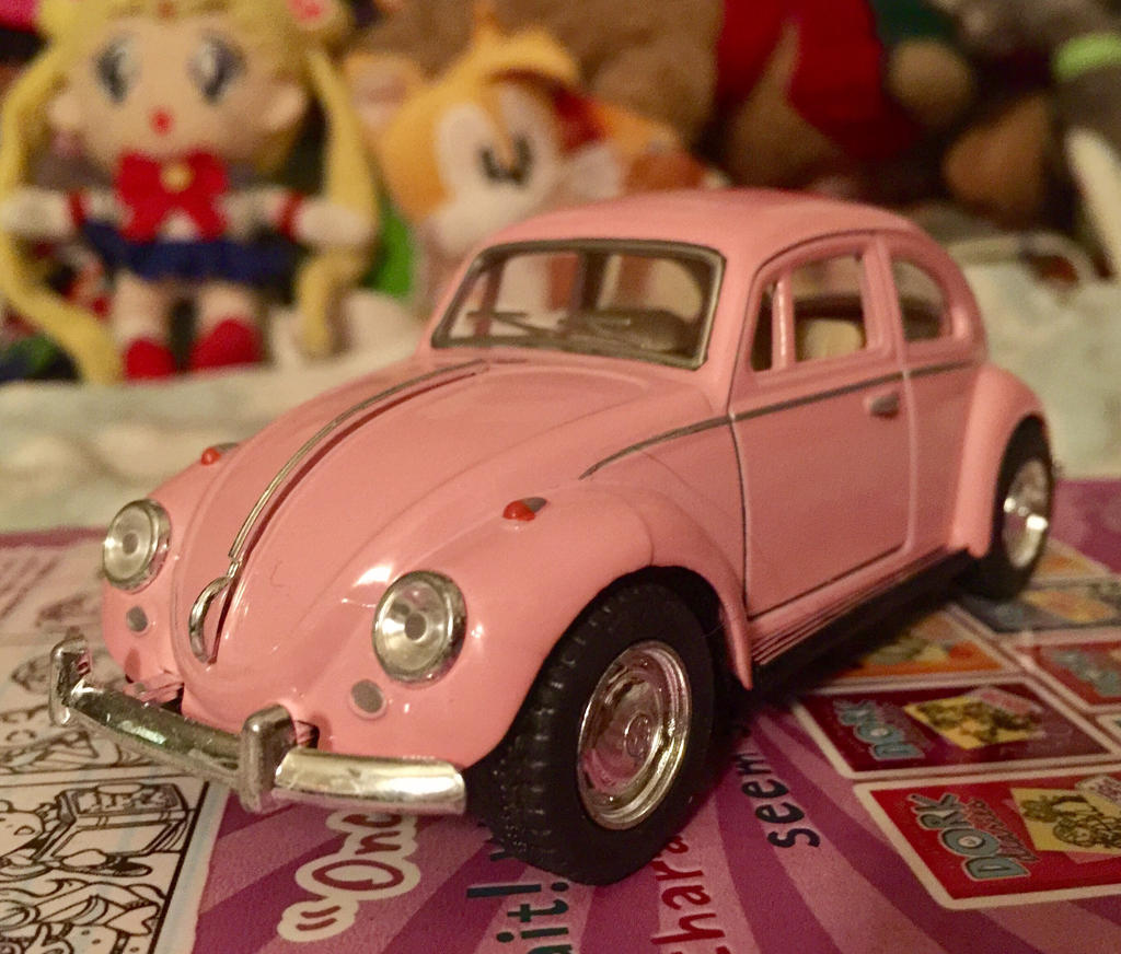 Kinsmart 1/32 1967 Volkswagen Beetle Pink