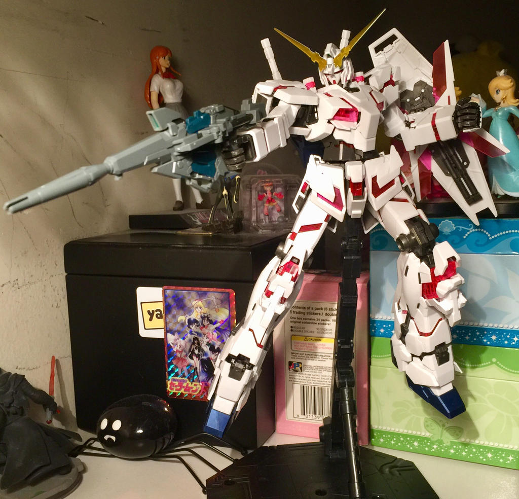 Master Grade 1/100 Unicorn Gundam - Destroy Mode