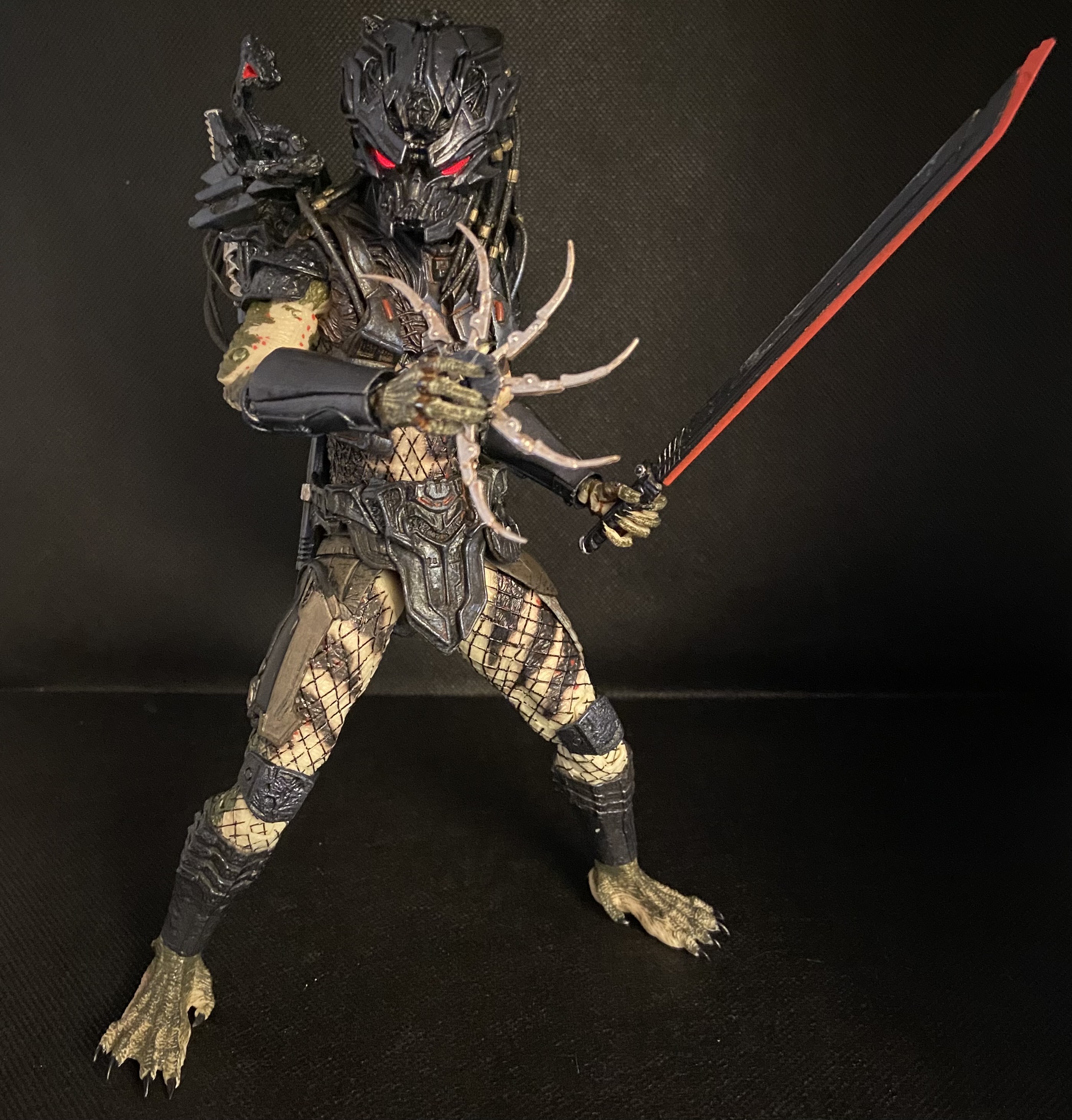 NECA Ultimate Armored Lost Predator Figure