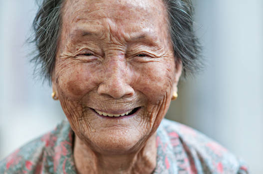 Shooting Elderly Portraits for a Cause