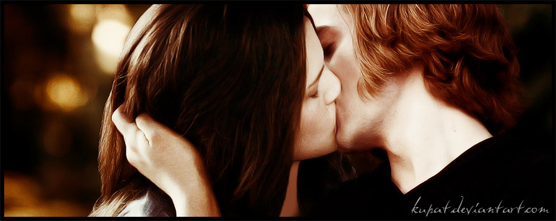 Jasper and Bella kiss