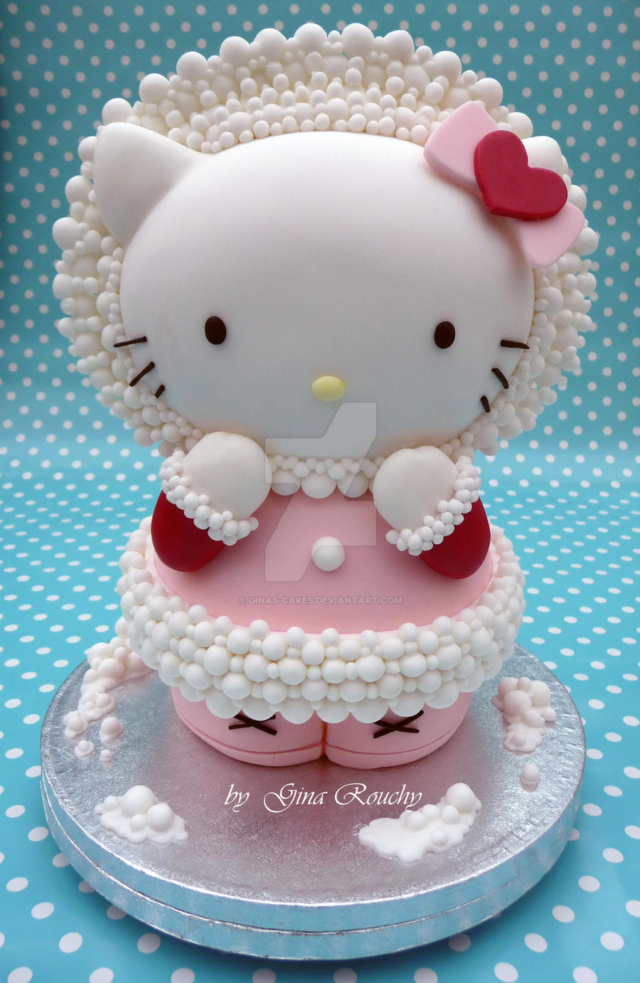 3D Hello Kitty Cake