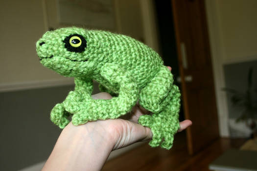 Green frog amigurumi