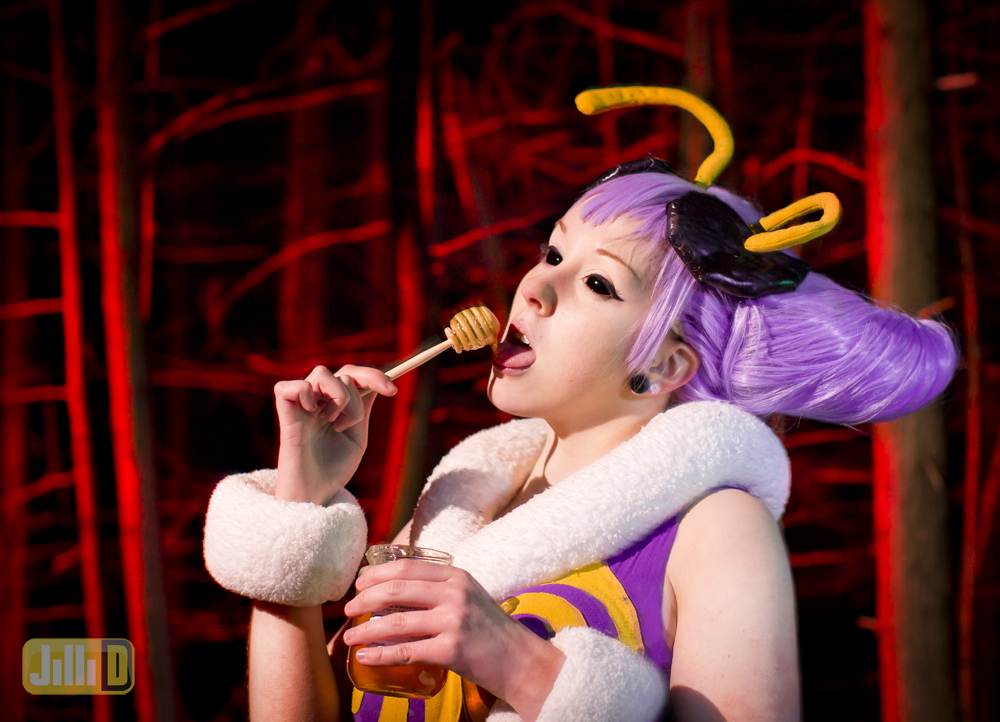 Q-Bee - Darkstalkers