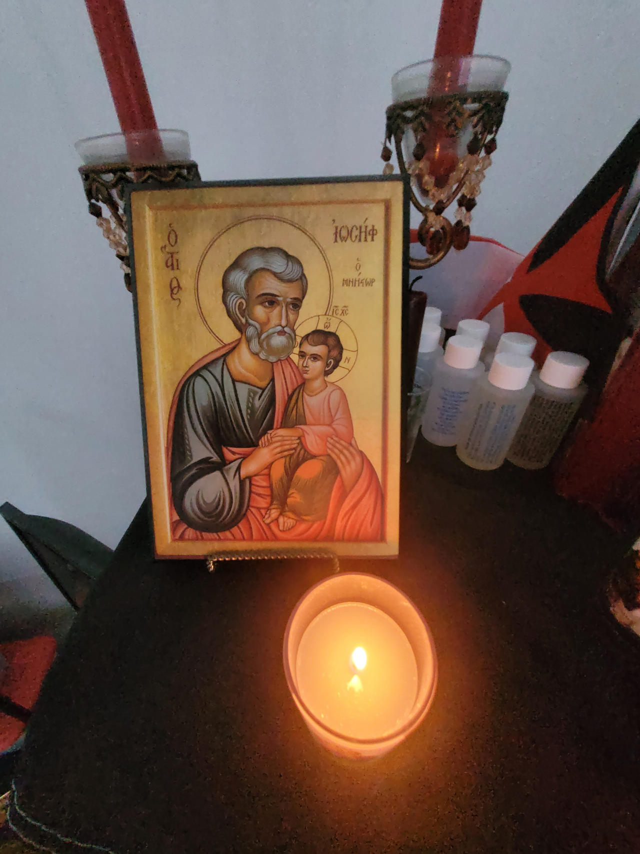 St-Joseph pray for us